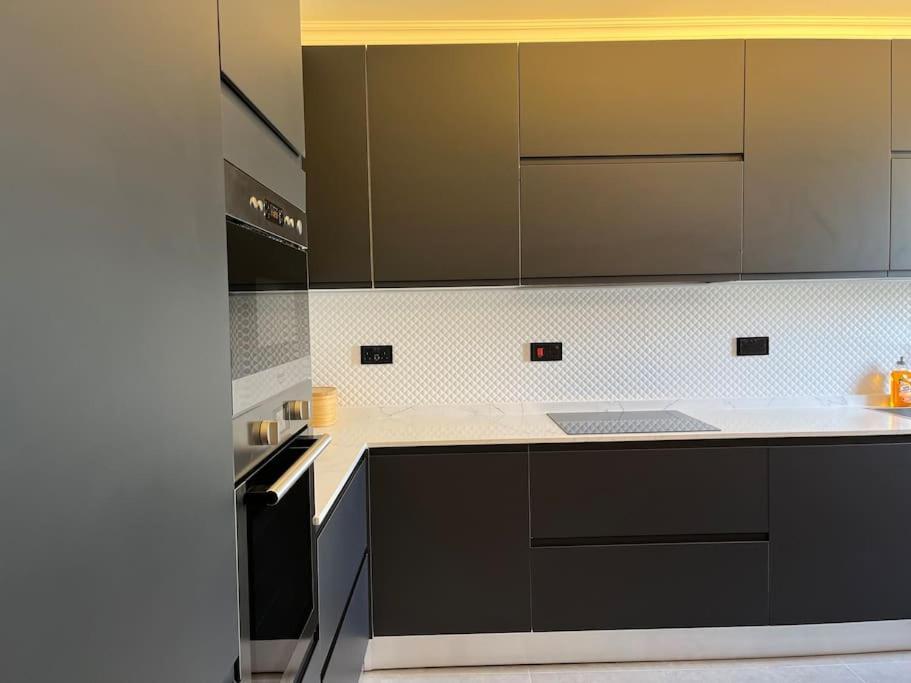 Beautiful 4-Bedroom Townhouse In Sliema Buitenkant foto